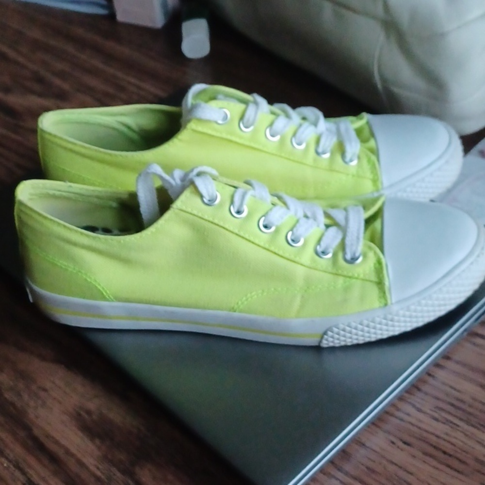 Airwalk Neon Lo-Top Canvas Legacee Sneakers, Yellow/Green, Sz 8